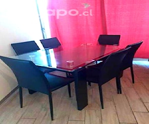 <p>Comedor de vidrios con 6 sillas</p>