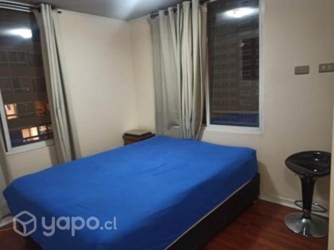 <p>Arriendo habitacion/pieza amplia con baño privado</p>