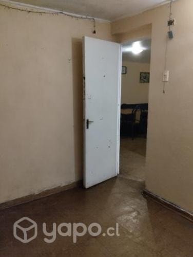 <p>Habitación en la comuna de recoleta</p>