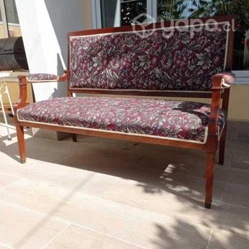 <p>Sillon Antiguo Tapizado</p>