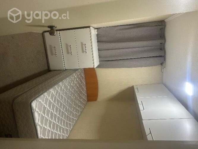 <p>Se arrienda habitación a mujer sola</p>