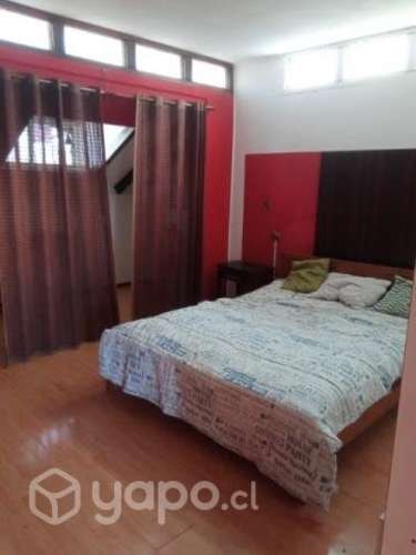 <p>Pieza (grande) con baño privado</p>