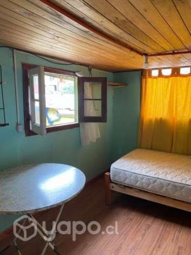 <p>Arriendo pieza independiente</p> image