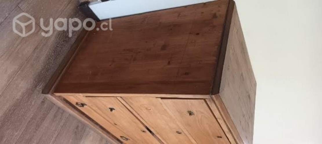 <p>Cómoda madera sólida para restaurar</p>