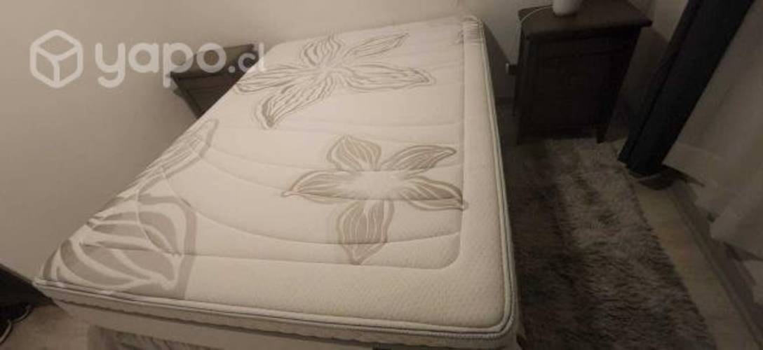 <p>Cama rosen art 4 dos plazas + veladores rosen</p>