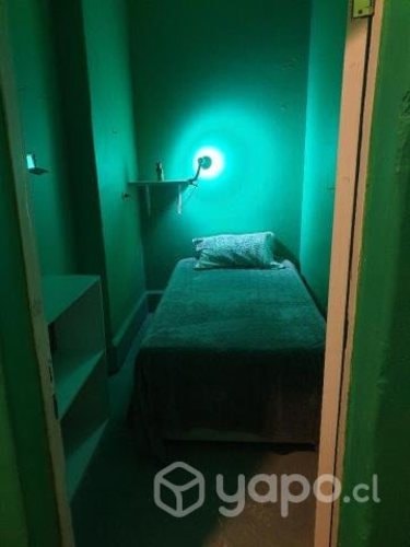 <p>Arriendo pequeño espacio</p> image