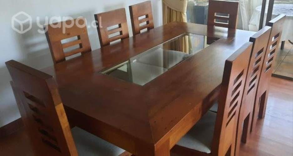 <p>Comedor 100% Roble y Sillas Marca "Nativa"</p>