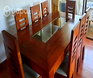 <p>Comedor 100% Roble y Sillas Marca "Nativa"</p>