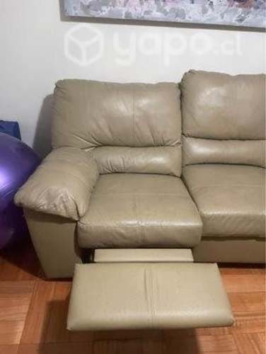 <p>Sofa 100% cuero</p>