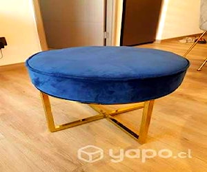 <p>Pouf Terciopelo azul excelente estado</p>