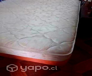 <p>Cama de dos plaza en buenas condiciones</p>