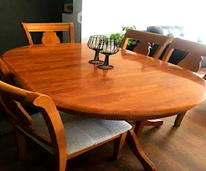 <p>Comedor usado madera 5 sillas</p>