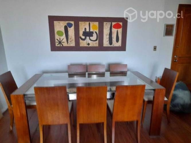 <p>Mesa comedor con sillas</p>