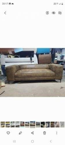 <p>Sofa cuero uruguayo. Nuevos</p>