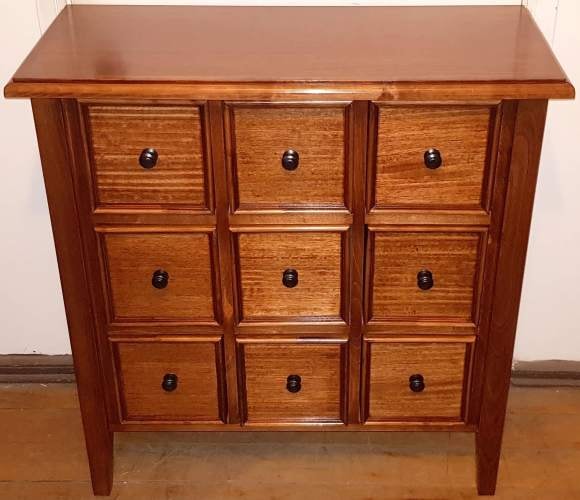 <p>Arrimo mueble Medicinal con 9 cajones de Rauli</p>