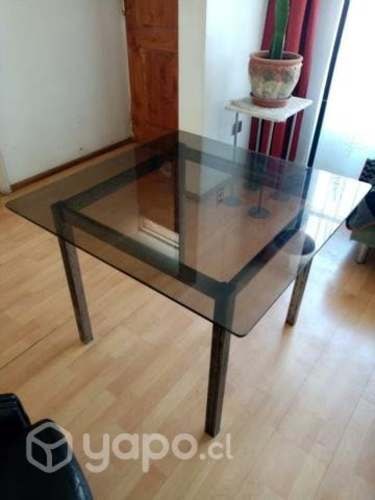 <p>Mesa de comedor baja</p>