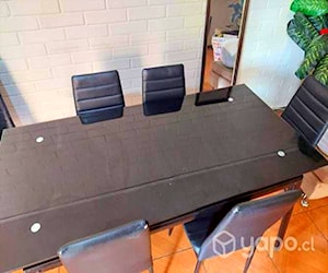 <p>Juego comedor de 6 sillas</p>