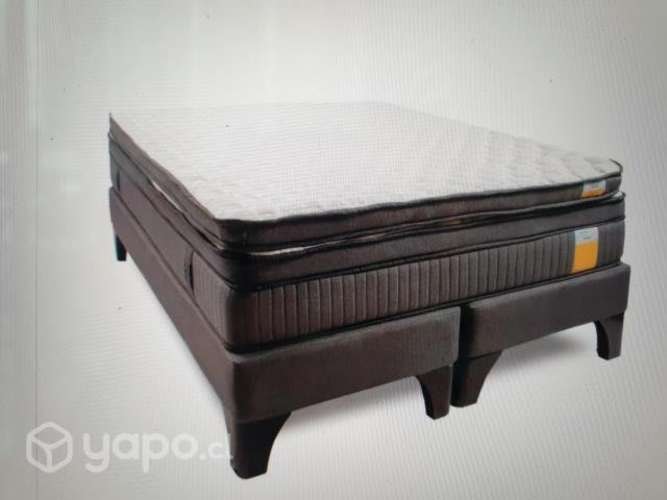 <p>Cama full size+ topper. Base dividida</p>