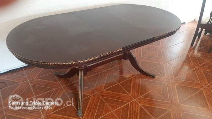 <p>Mesa de madera</p>