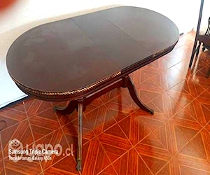 <p>Mesa de madera</p>