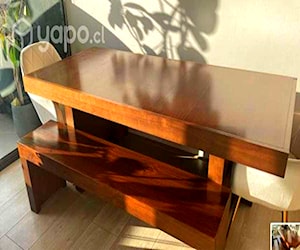 <p>Mesa de comedor con 2 bancas</p>