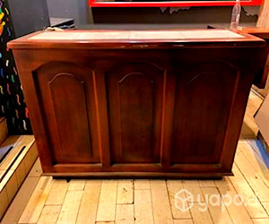 <p>Mueble de Bar de madera y cerámica</p>