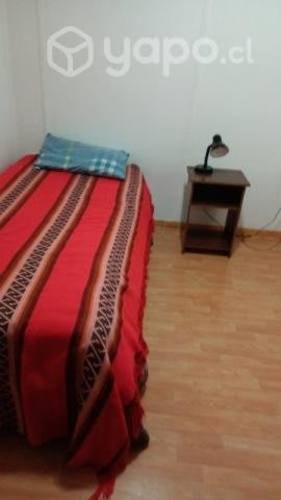 <p>Habitación para hombre solo</p> image