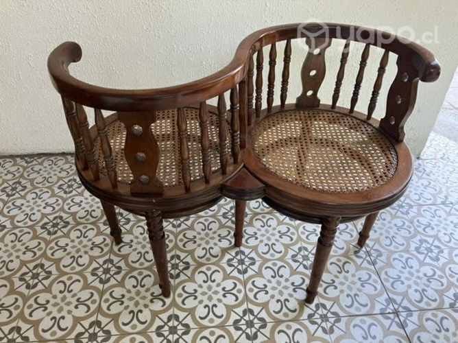 <p>Antiguo sillón tú y yo</p>