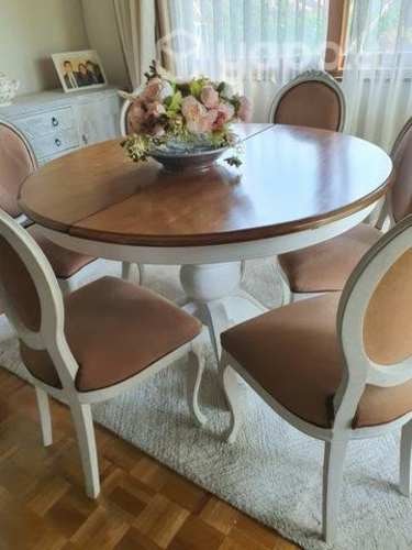 <p>Comedor + 6 sillas</p>