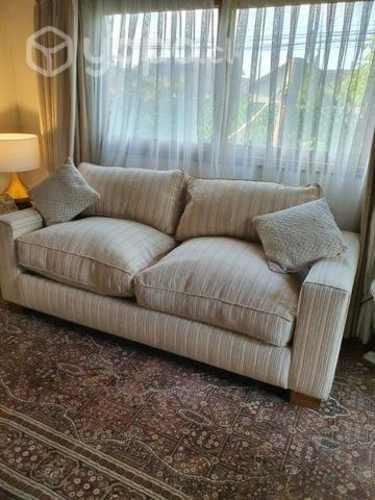 <p>Hermoso Sofa</p>