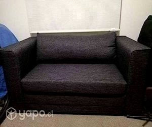 <p>Sofá cama y sillón casi nuevos a la venta</p>