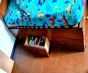 <p>Cama 1 plaza con cajoneras grandes</p>