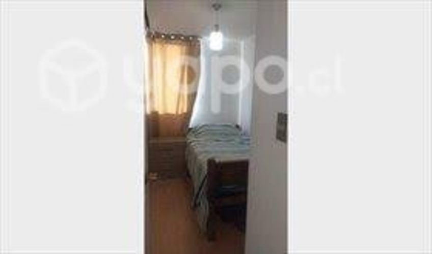 <p>Arriendo pieza a una cuadra metro república</p>