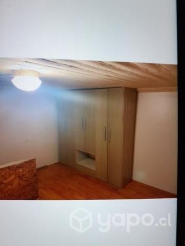 <p>Arriendo pieda con baño privado</p>