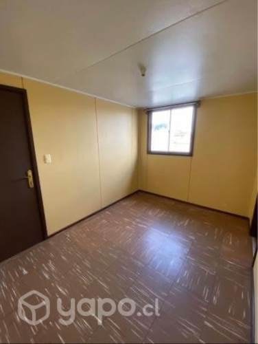 <p>Arriendo pieza a persona SOLA o estudiante</p> image