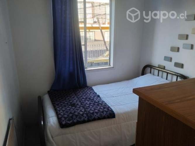 <p>Habitación individual baño privado en Cerro Alegre</p>