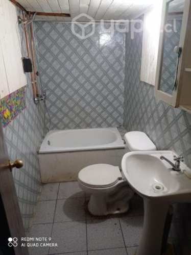 <p>Pieza con baño y entrada Independiente</p> image