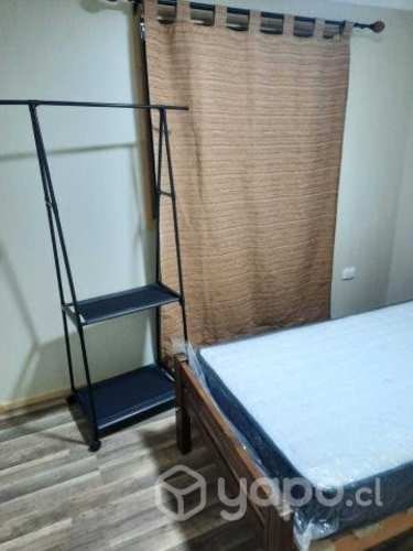 <p>Arriendo piezas a varones</p> image