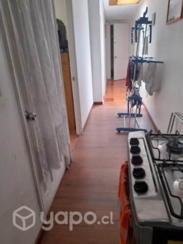 <p>Arriendo de pieza amueblada</p>