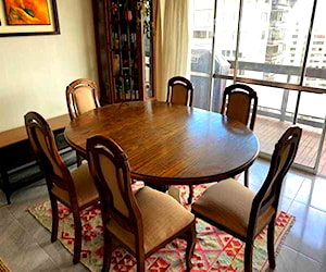 <p>Comedor de 6 sillas redondo extensible</p>