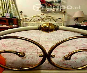 <p>Cama bronce antigua 1 plaza 1/2 colchón CIC premiu</p>