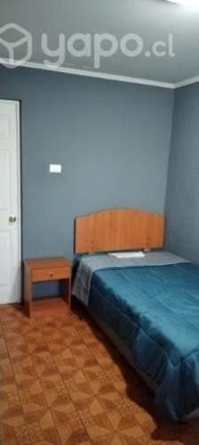 <p>Pieza con baño privado</p> image