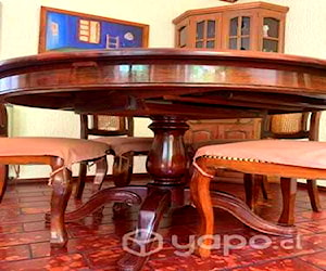 <p>Comedor de nogal 6 sillas</p>