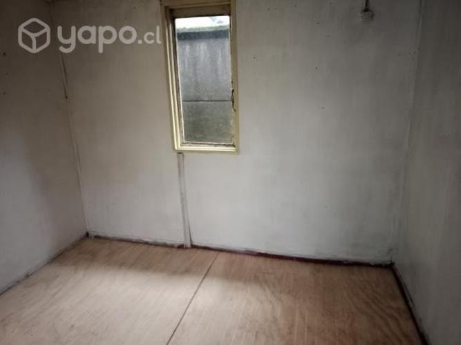 <p>Arriendo 2 piezas</p>