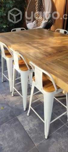 <p>Mesa de madera para patio con 8 pisos de fierro</p>