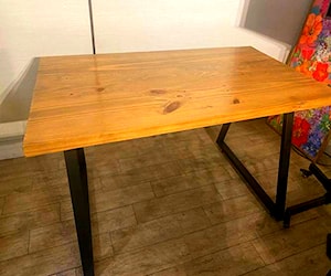 <p>Mesa Comedor madera</p>