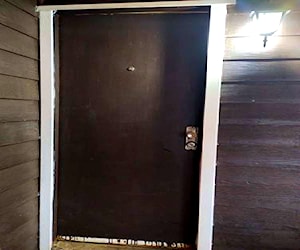 <p>VENDO PUERTA EXTERIOR COMPLETA</p>