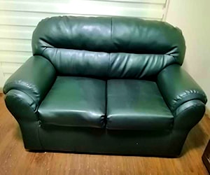 <p>Sillón negro 2 cuerpos eco cuero de alta resistencia</p>