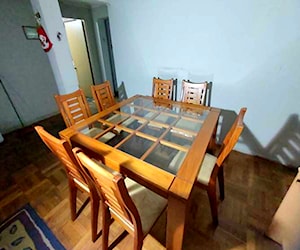 <p>Hermoso comedor madera y vidrio</p>