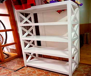 <p>Repisa estante con crucetas color blanco como nuevo</p>